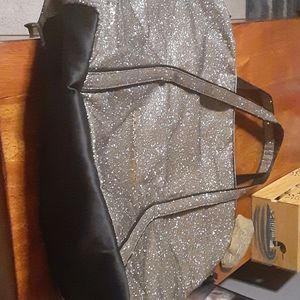 VICTORIA SECRET OVERNIGHT BAG